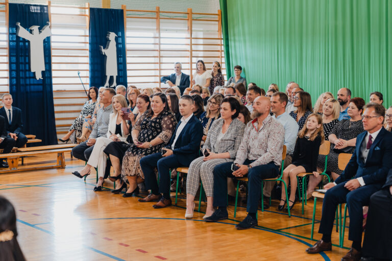 2025-06-12 zakonczenie 8 klas 2mpx-38